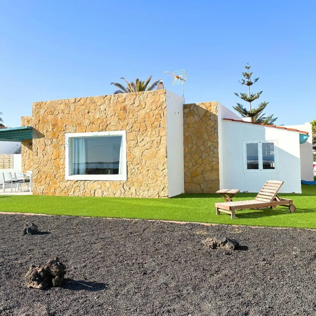 Beachfront Villa - La Casa Del Mar コラレホ